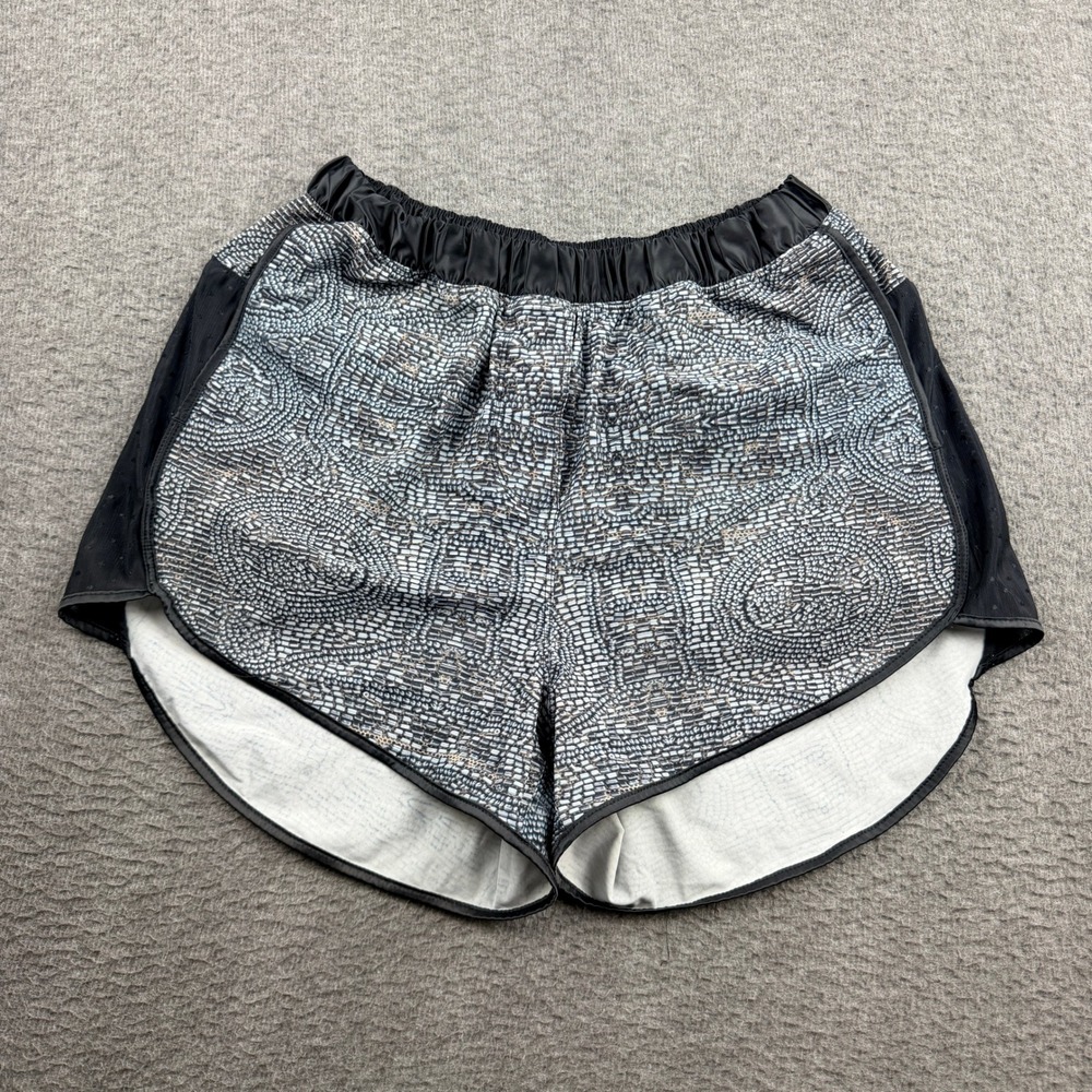 Lululemon Mosaic Print Running‎ Shorts Gray Black Mesh Panels Women's Size 6